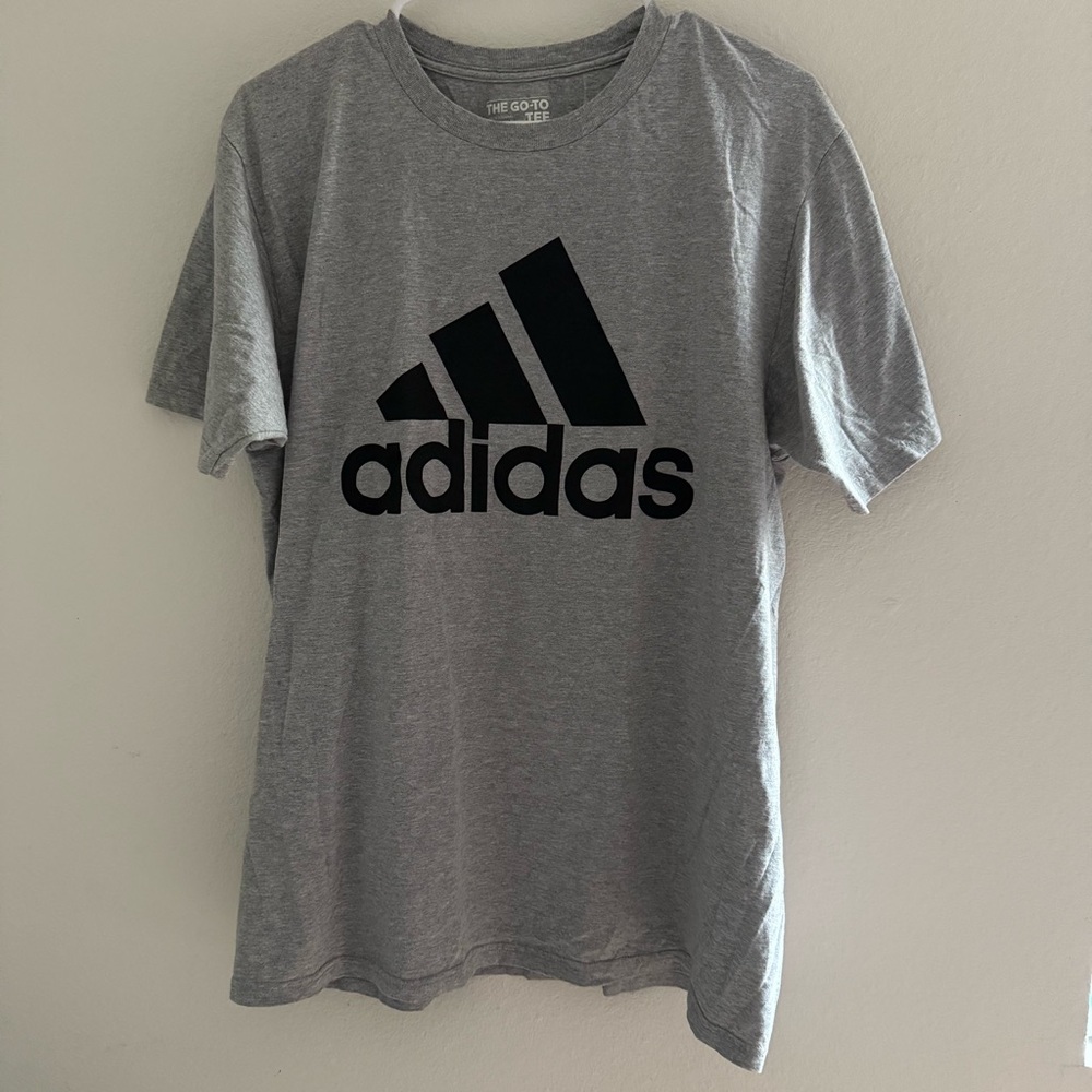 Adidas Gray T-Shirt Size Large